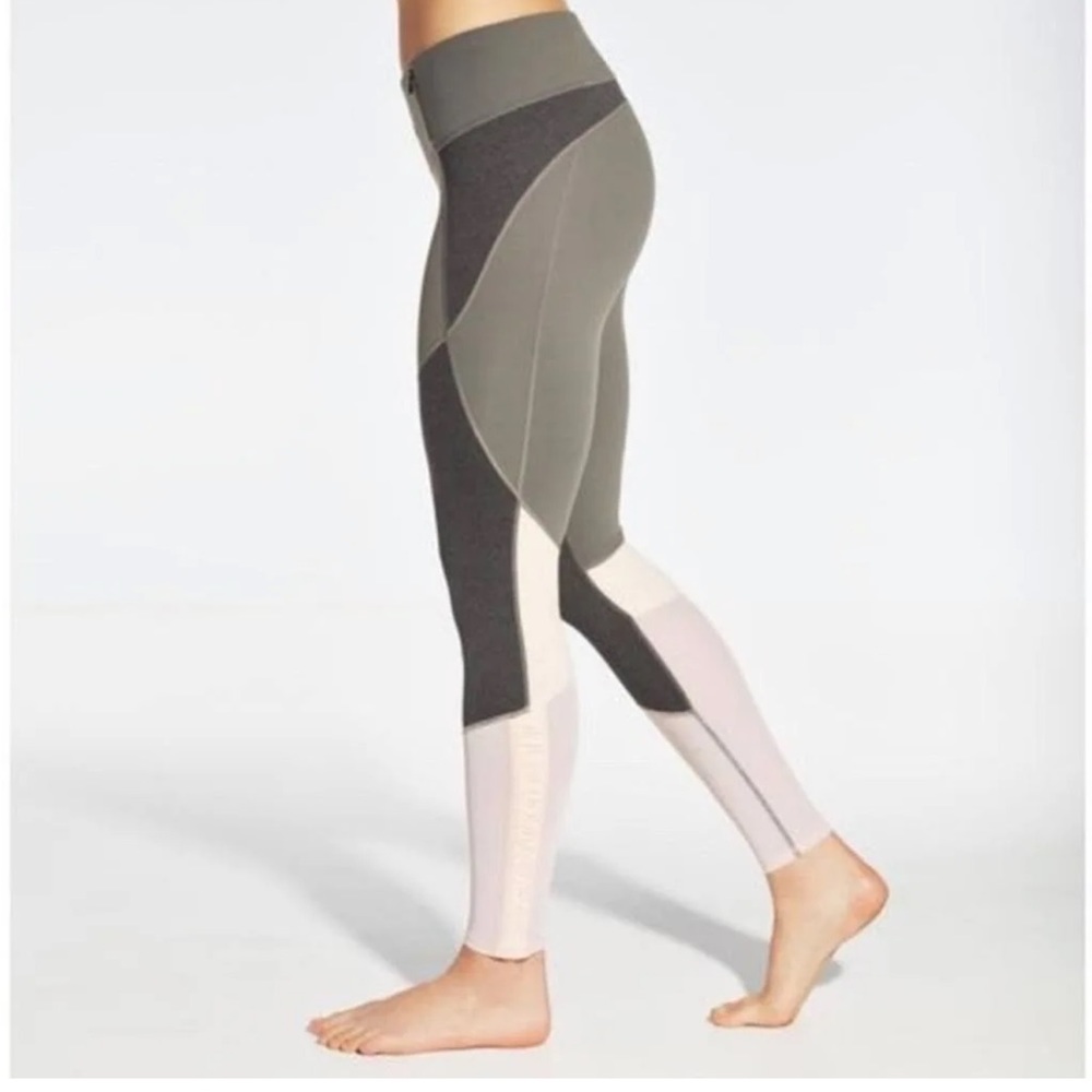Calia by Carrie Underwood Gray Leggings with Pink Mesh